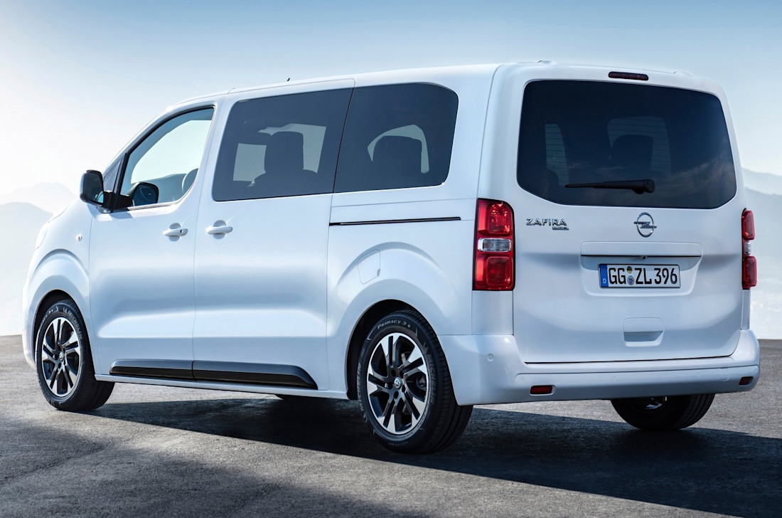 opel-zafira-m-tourer-back