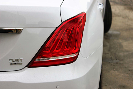 Editorial 2017 genesis g90 33t 12 dh