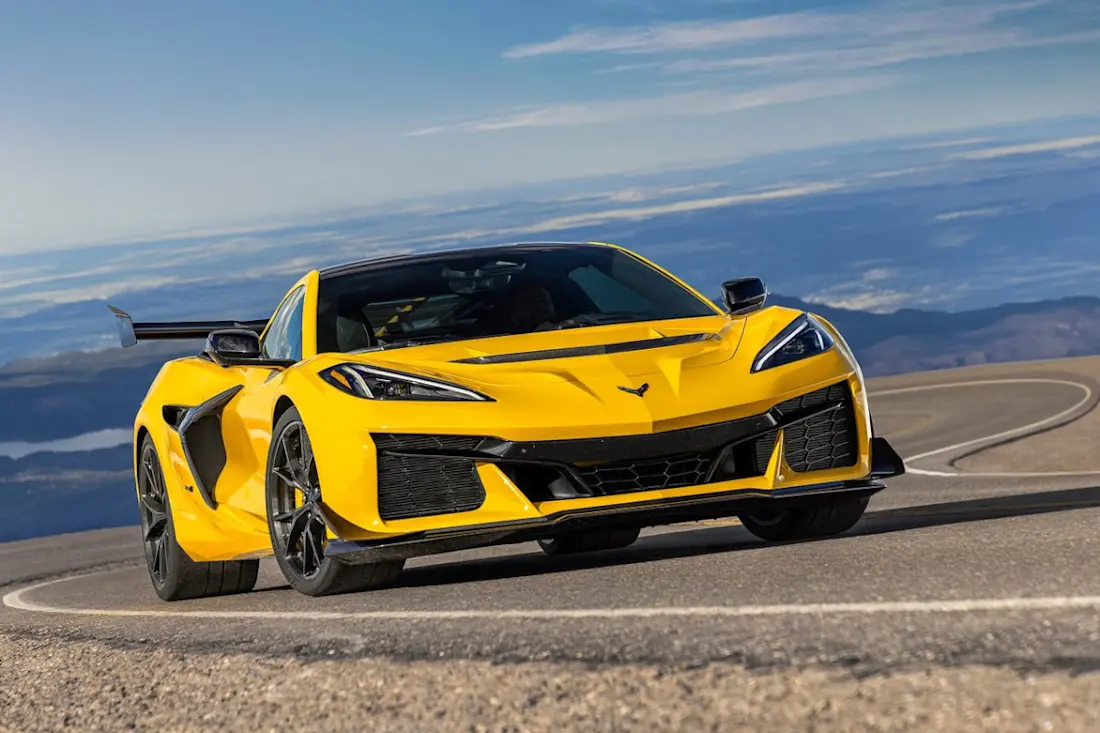 Chevrolet-Corvette_ZR1-2025 (2).jpg