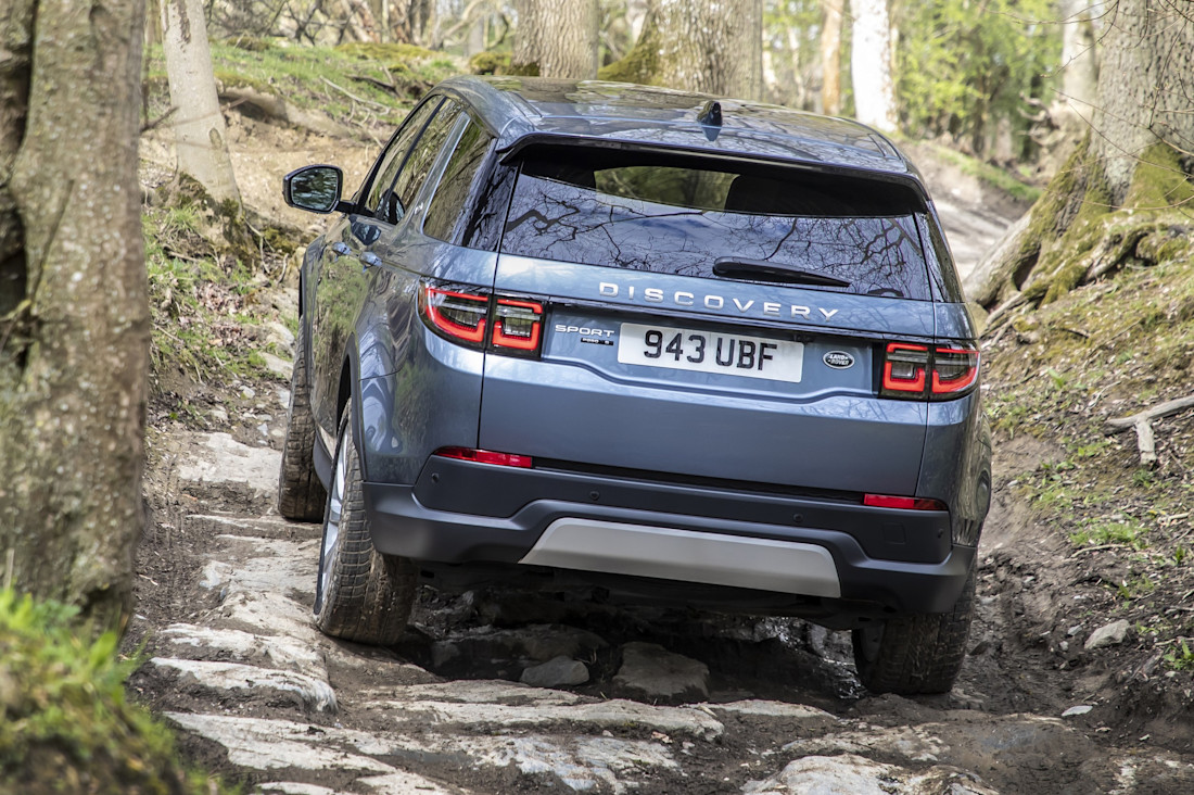 Editorial 2020 land rover discovery sport 3