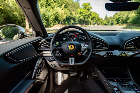ferrari-purosangue-cockpit