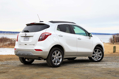 Editorial 2017 buick encore awd premium 08 ew