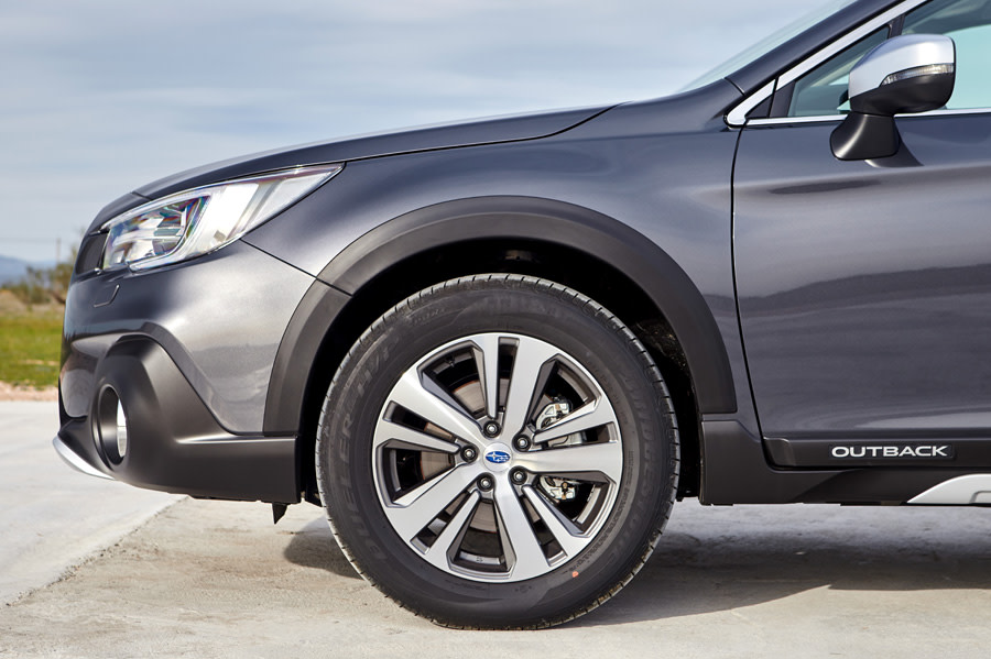 Subaru Outback Silver Edition (31).jpg