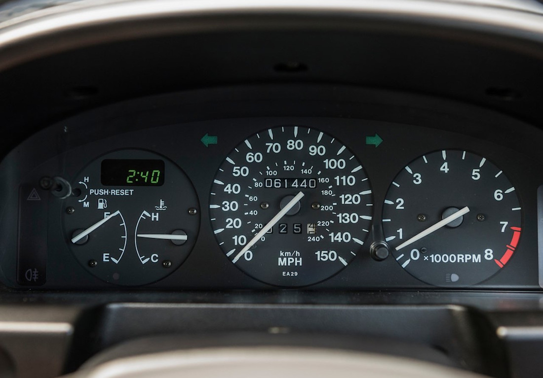 Mazda-MX-3-1994 interior