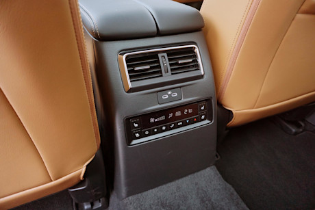 Editorial 2024 mazda cx 90 signature 231003 26 di