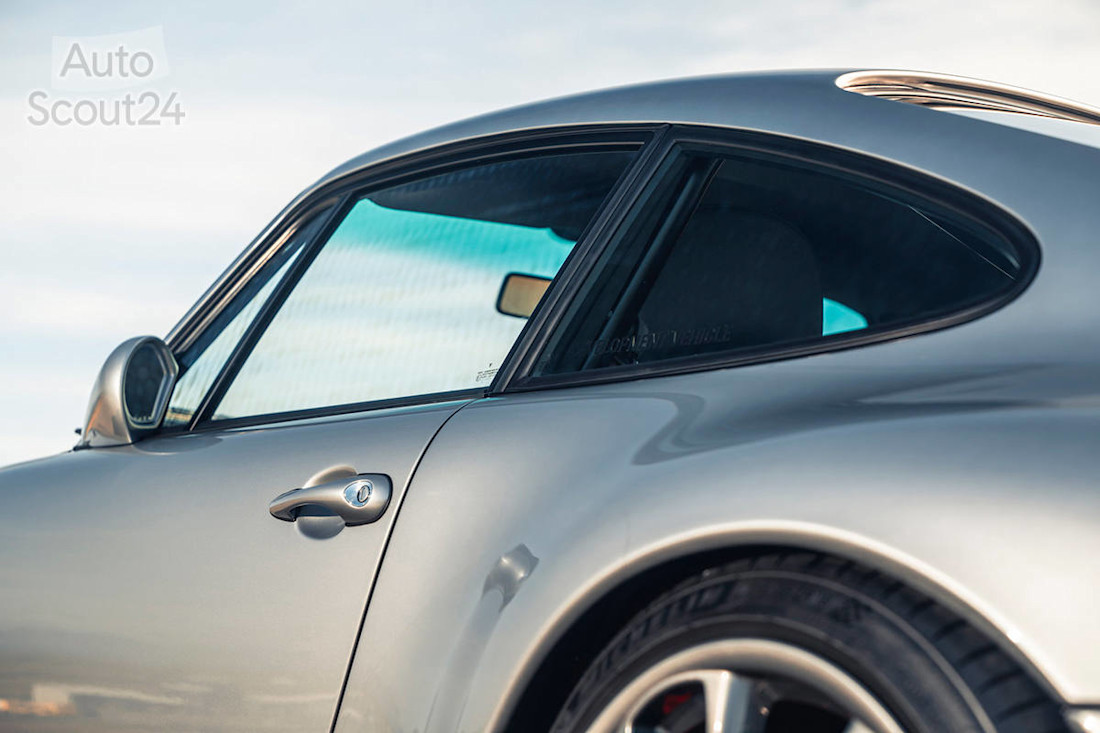 Autoart-993R-By-Paul-Stephens-Porsche-993 (6).jpg
