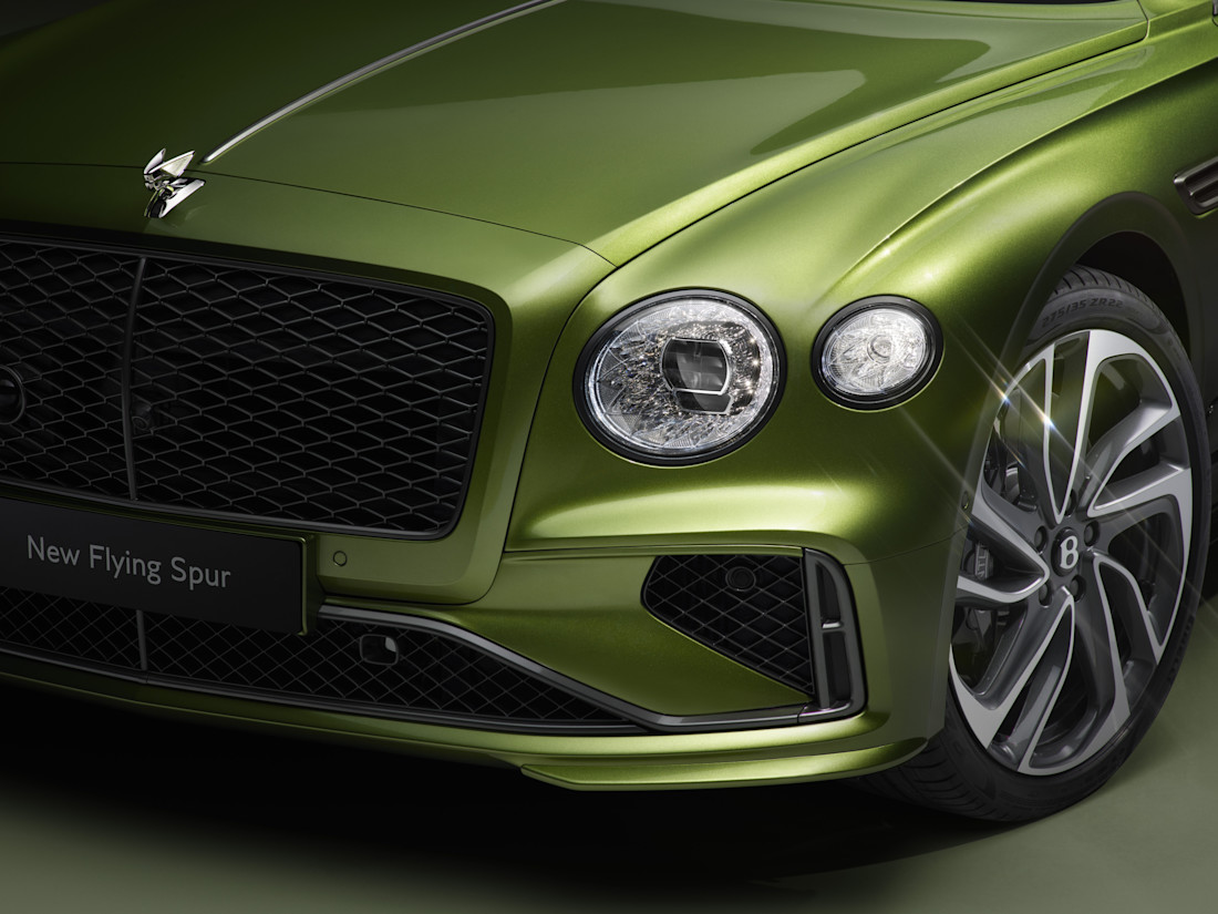 bentley-flying-spur-2024-krijgt-er-147-pk-bij-maar-wordt-veel-goedkoper-2024-02.jpg