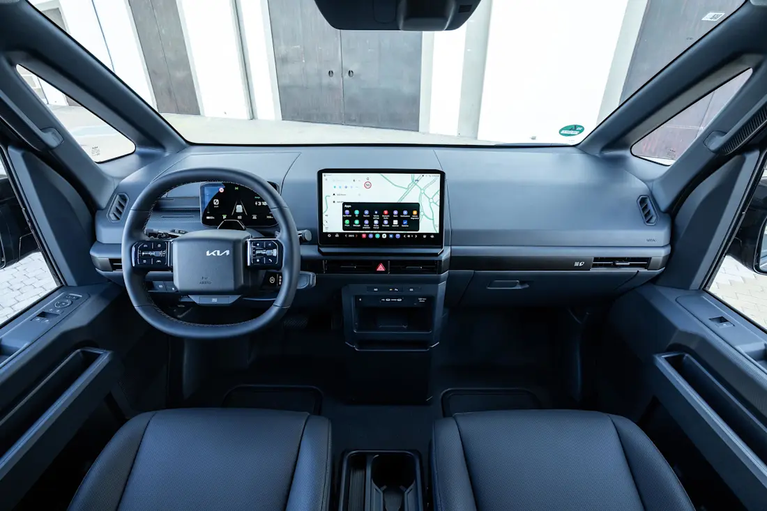 kia pv5-cargo kickoff26 stahlgrau-metallic-interior