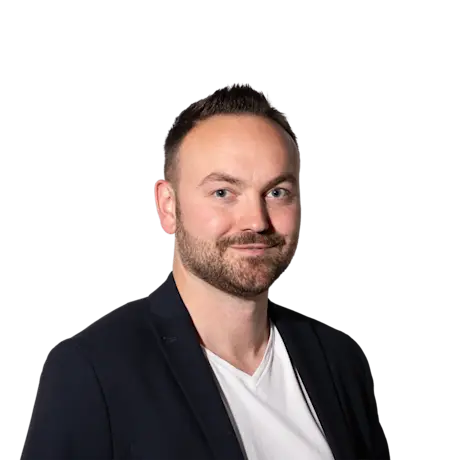 julian-deutsch-portrait-v2.webp
