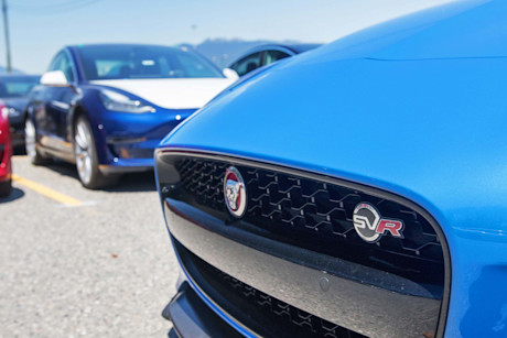 Editorial 2018 jaguar f type svr coupe 12 bm