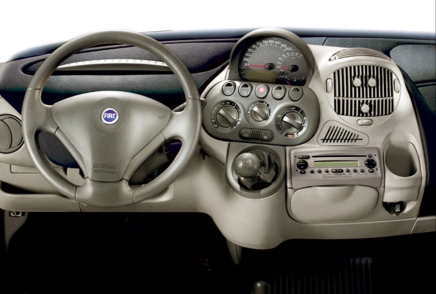 Fiat-Multipla-2004-Innerraum 2