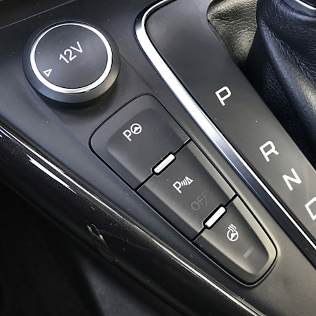 Editorial 2017 ford focus titanium sedan 29 gw