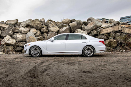 Editorial 2017 genesis g90 33t 03 bm