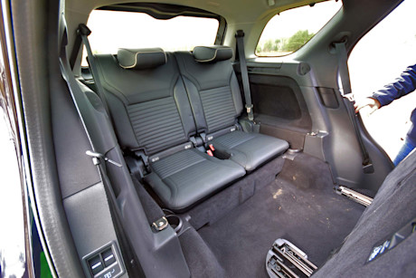 Editorial 2018 land rover discovery hse luxury td6 22 jp