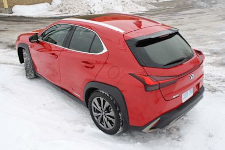 Lexus UX 250h AWD 2020 : essai hivernal Image