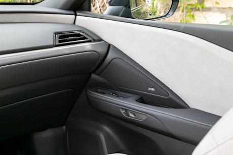 Editorial 2024 lexus tx 550h fd 231011 23 jw