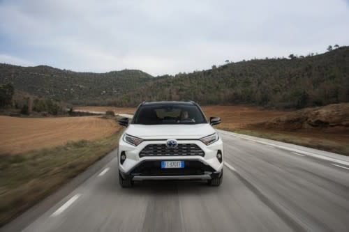 500_2019-toyota-rav4-dyn-22-905660.jpg