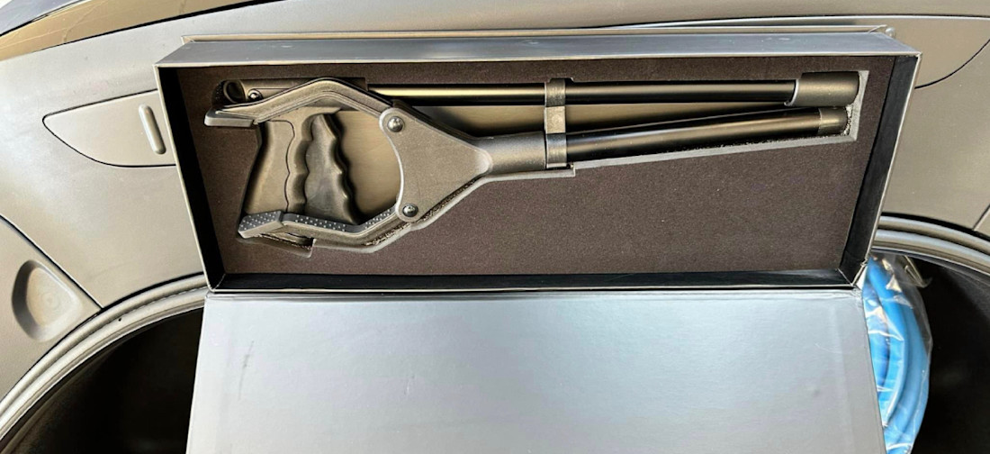 Tesla : les clients britanniques recevront…une pince !
