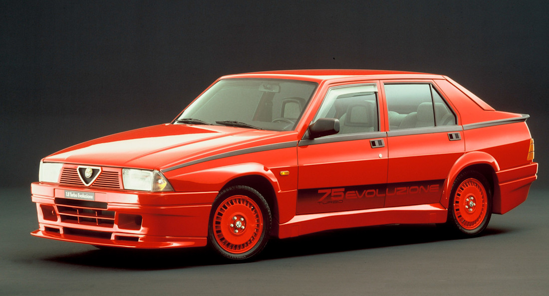 alfa-romeo-75-side