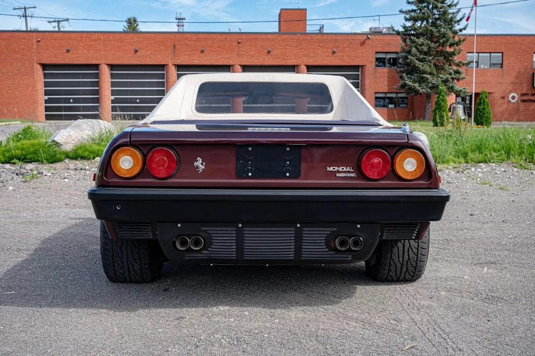 Ferrari Mondial Cabriolet de 1985 (2).jpg