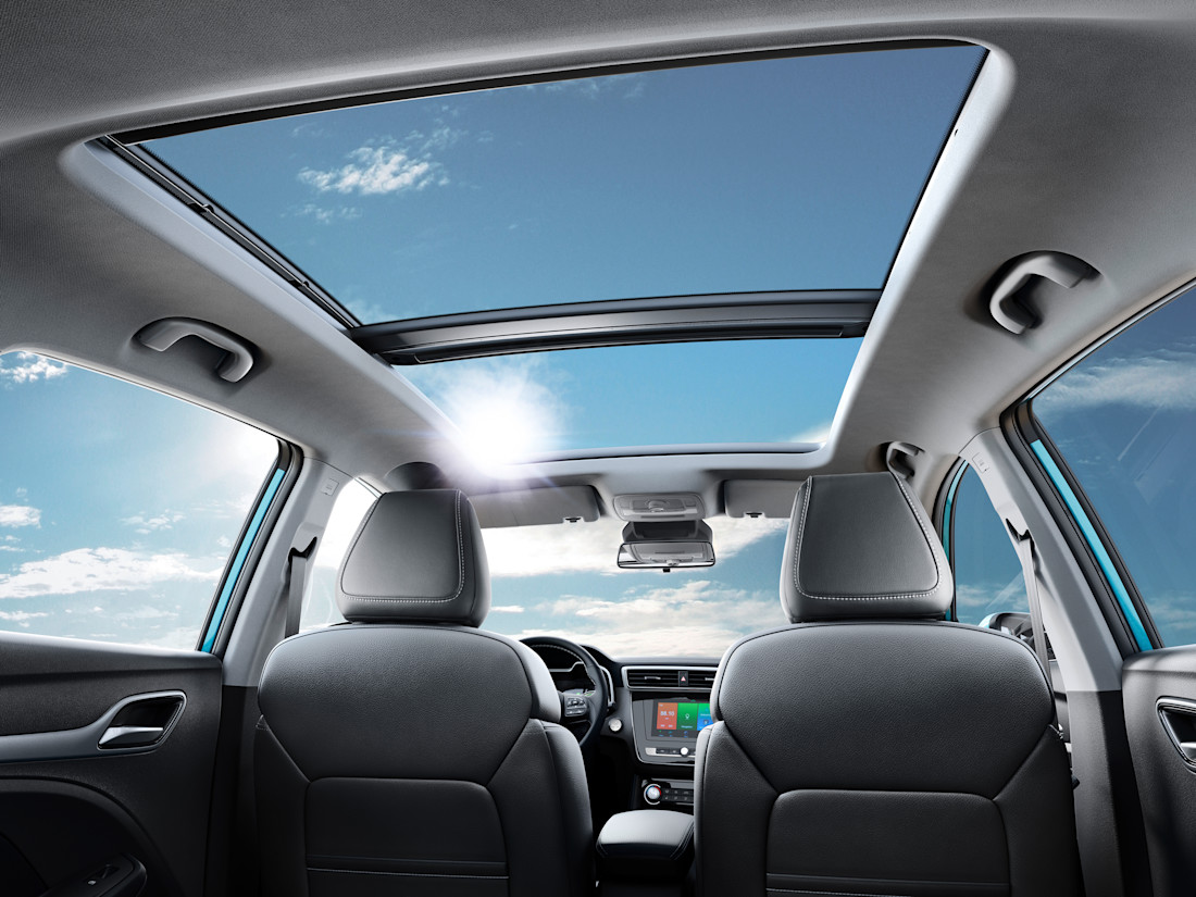 MG ZS EV_EU_Sunroof.jpg