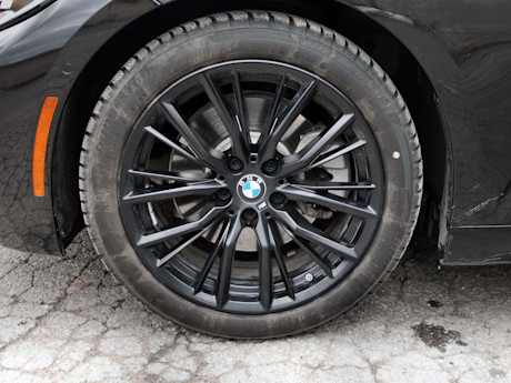 Editorial 2019 bmw 330i xdrive 07 bh