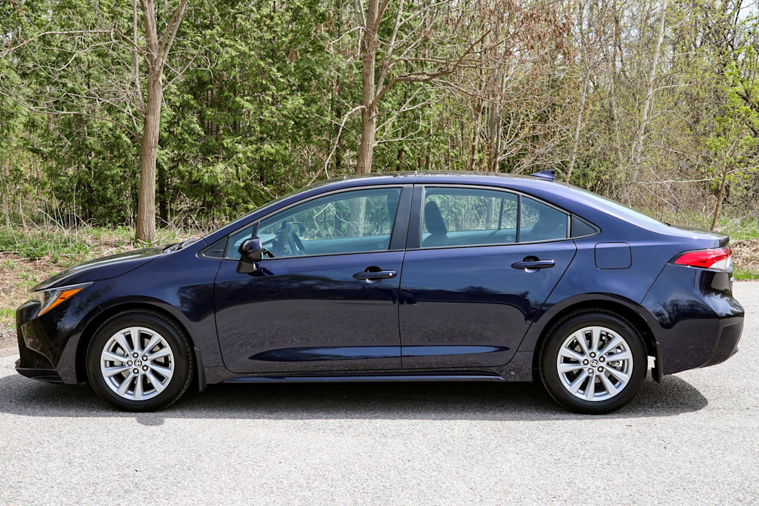 Editorial 2023 toyota corolla le upgrade td 230623 03 jm