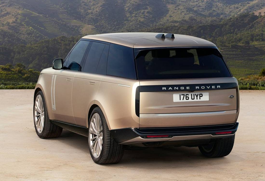 11VloGpAte2JqFzTmV3SVQ-4d90c56b71298b256f69ca34a924dd4a-land-rover-range-rover-back-1100