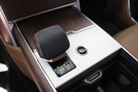 2026 Land Rover Range Rover SE PHEV Review Body Image