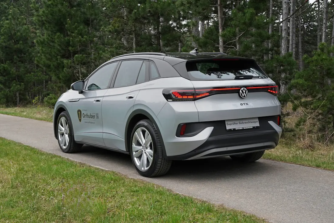 vw-id.4-gtx-4motion-2022_Heck-seitlich