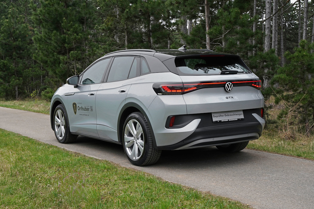 vw-id.4-gtx-4motion-2022_Heck-seitlich