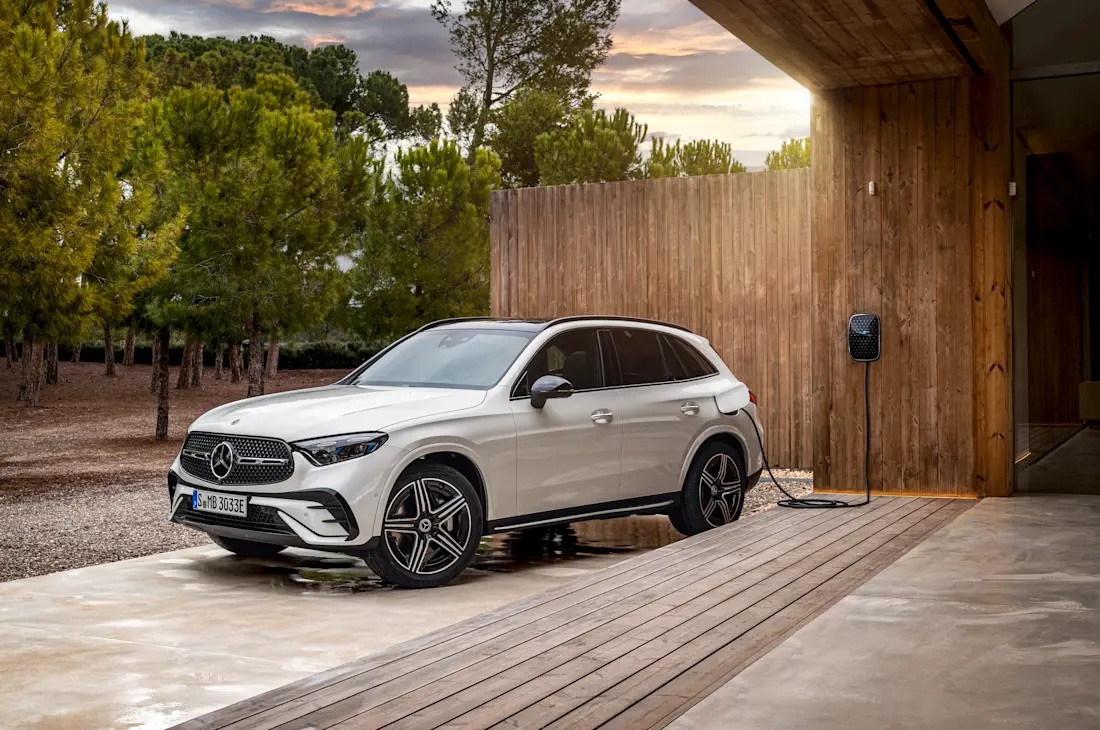 mercedes-benz-glc-300-e-front