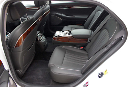 Editorial 2017 genesis g90 33t 15 dh