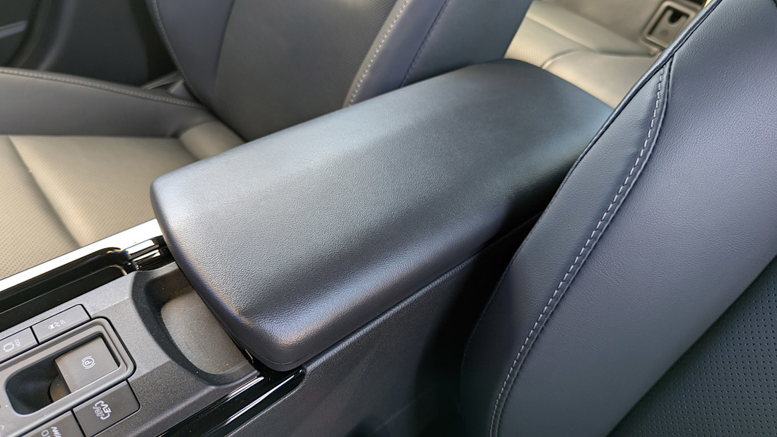 2026 Toyota Prius PHEV - TD - DB - 260625 - 40.jpg