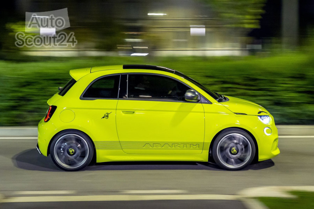 Fiat-500e_Abarth-2023-1600-0e.jpg
