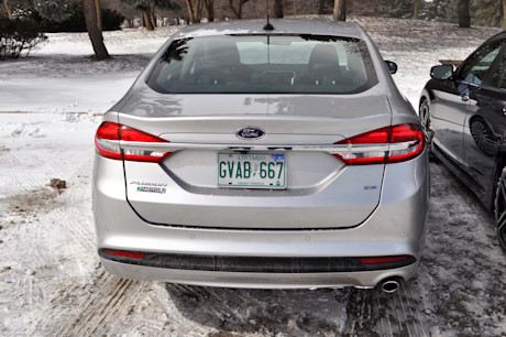 Editorial 2017 ford fusion energi platinum 06 mb