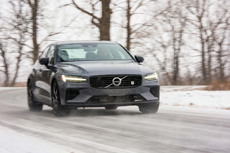 Volvo S60 Polestar Engineered vs BMW M340i 2020 : match comparatif Image