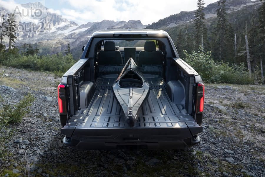 GMC-Sierra_EV-2024-1280-07(1).jpg