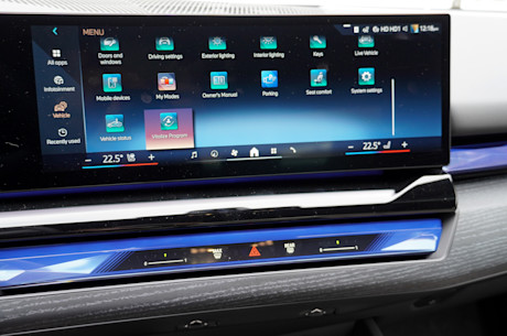 BMW 550e xDrive 2025 : essai routier Image