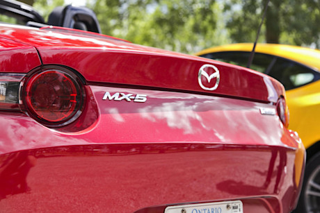 Editorial 2016 mazda mx 5 gs 07 jw