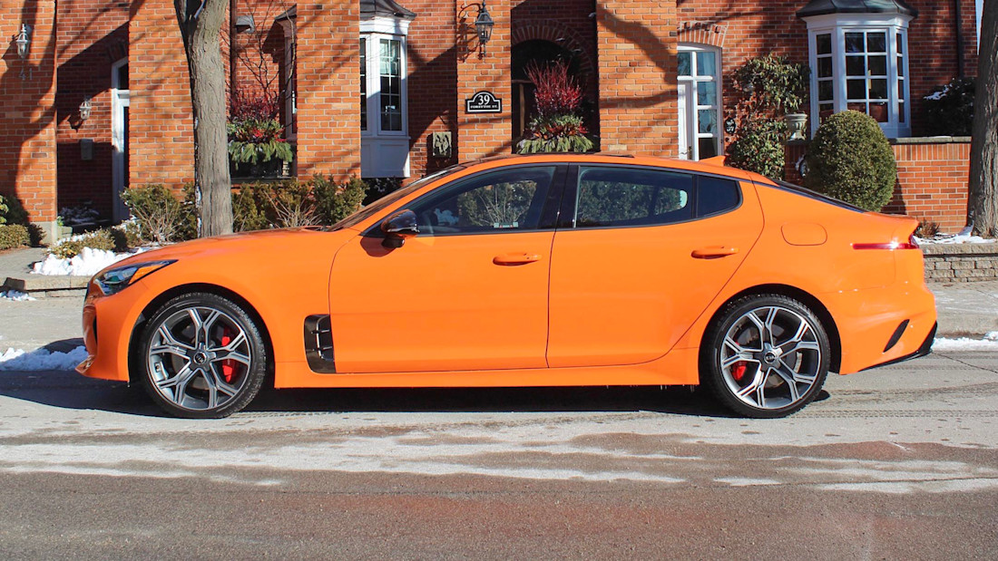 Editorial 2021 kia stinger gt limited neon orange 03 pb