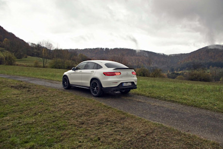 Editorial 2018 mercedes amg glc 63 s coupe 13 lw