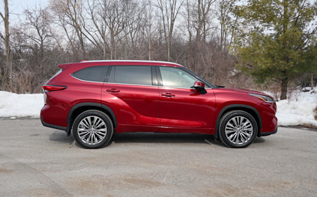 Editorial 2022 toyota highlander limited platinum 07 jm