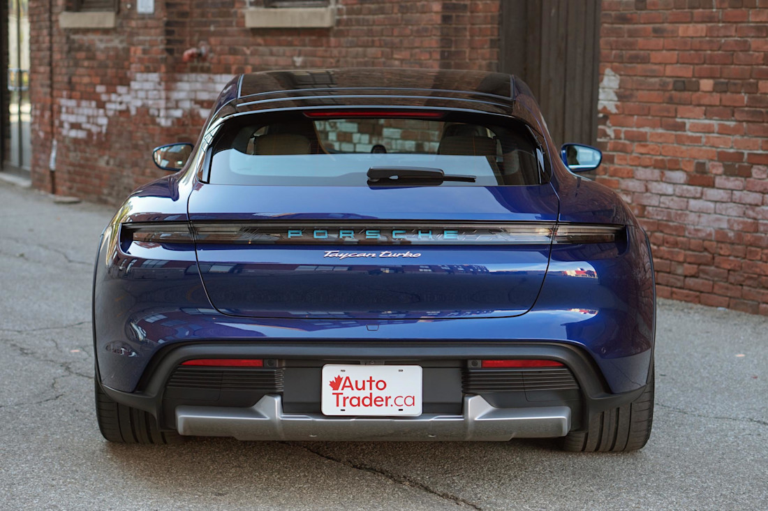 Editorial 2022 porsche taycan turbo cross turismo 08 jl