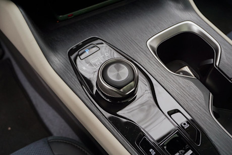 Editorial 2023 lexus rz 450e 31 di