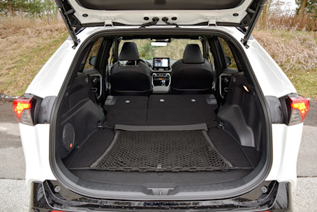 Editorial 2021 toyota rav4 prime xse technology 28 sha