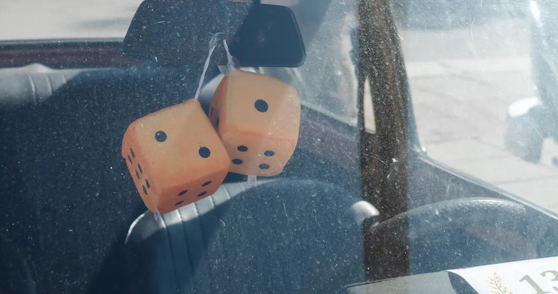 Auch verschmutze Scheiben können verantwortlich für quietschende Scheibenwischer sein.  Auch verschmutze Scheiben können verantwortlich für quietschende Scheibenwischer sein.