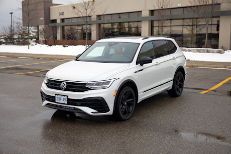 Editorial 2023 volkswagen tiguan comfortline r line black 04 jk