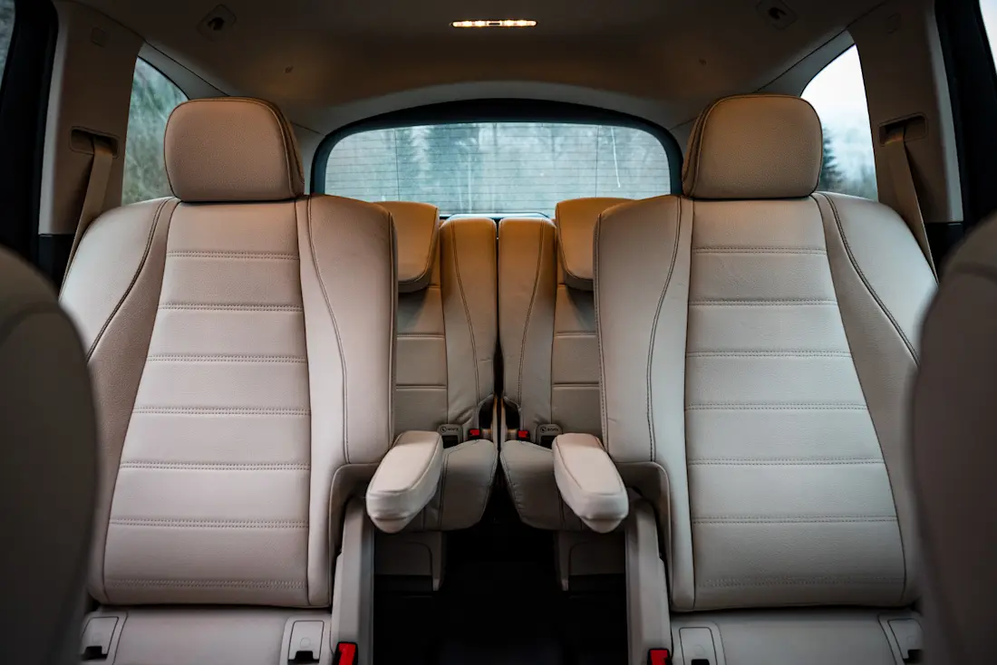 Mercedes-Benz-GLS-580-2-3-Row