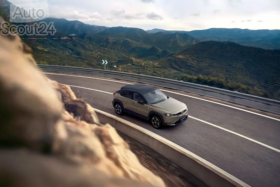 2022 mazda mx-30 global zs act 1 lowres